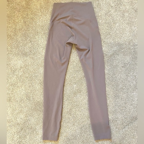 ✨ Lululemon InStill HR Leggings In Violet Verbena Size 2 - Picture 3 of 7
